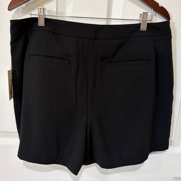 A New Day Black Tailored Shorts Size 14 High Rise Pleated - Picture 2 of 6